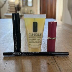 Clinique Eyeliner and Moisturizer Bundle